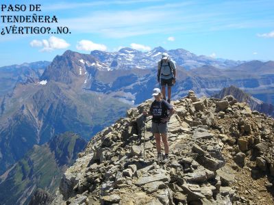 cima tendeñera. al fondo ordesa